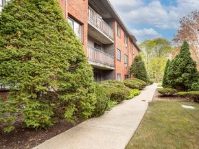 26 Faxon St 2, Stoughton MA 02072