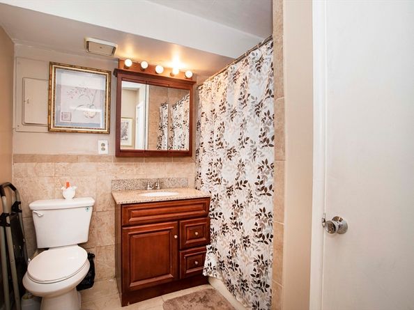 26 Faxon St 2, Stoughton MA 02072