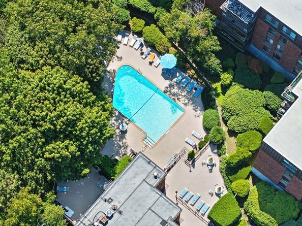 1006 Paradise Rd 1H, Swampscott MA 01907
