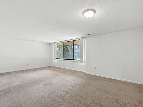 1006 Paradise Rd 1H, Swampscott MA 01907