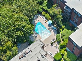 1006 Paradise Rd 1H, Swampscott MA 01907