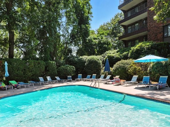 1006 Paradise Rd 1H, Swampscott MA 01907
