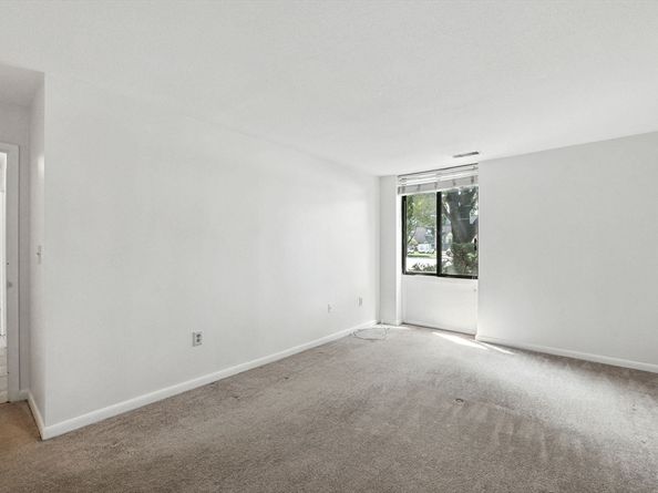 1006 Paradise Rd 1H, Swampscott MA 01907