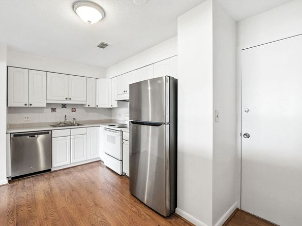 1006 Paradise Rd 1H, Swampscott MA 01907