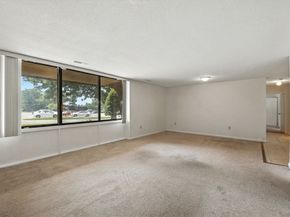 1006 Paradise Rd 1H, Swampscott MA 01907