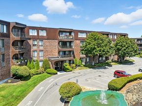 1006 Paradise Rd 1H, Swampscott MA 01907
