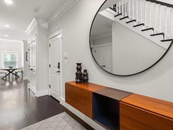34 Winchester Rd 34, Newton MA 02458
