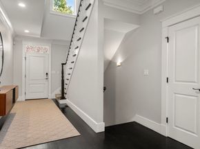 34 Winchester Rd 34, Newton MA 02458
