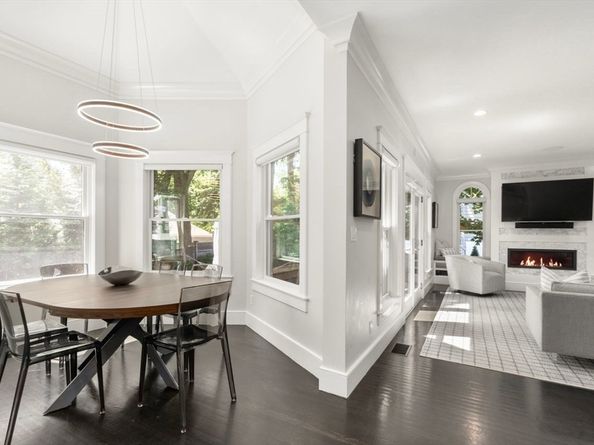 34 Winchester Rd 34, Newton MA 02458