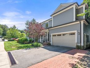 34 Winchester Rd 34, Newton MA 02458