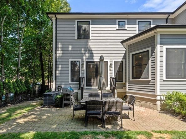 34 Winchester Rd 34, Newton MA 02458