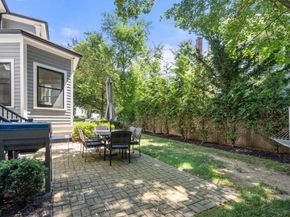 34 Winchester Rd 34, Newton MA 02458