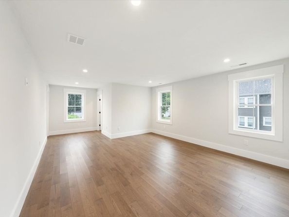 18 Walcott St, Natick MA 01760