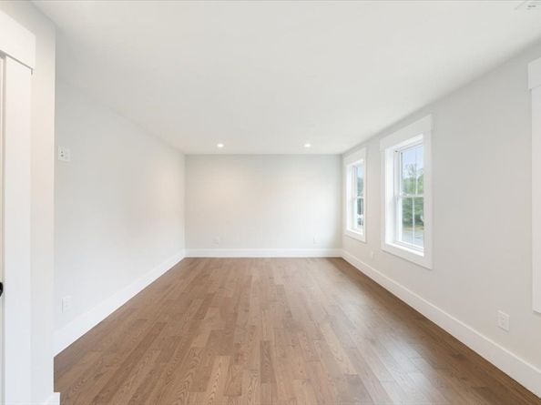 18 Walcott St, Natick MA 01760