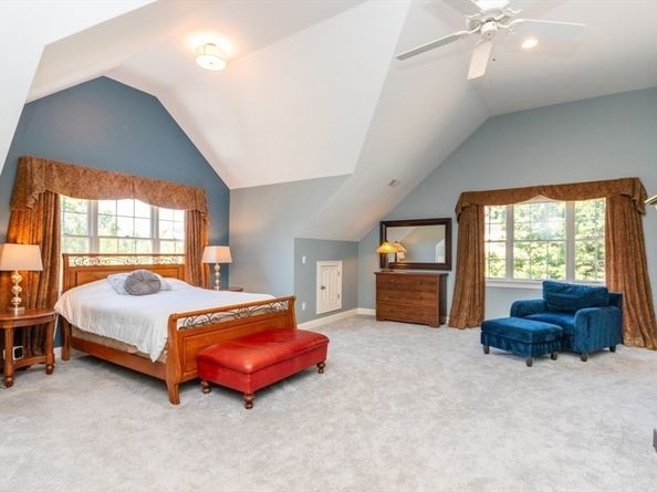 14 Essex St, Norfolk MA 02056