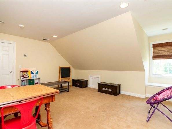 14 Essex St, Norfolk MA 02056