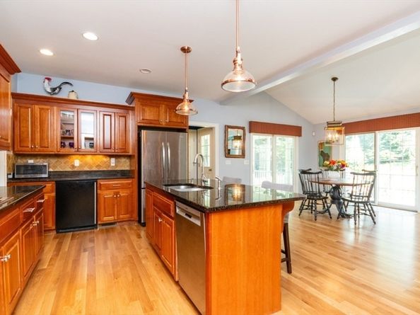 14 Essex St, Norfolk MA 02056
