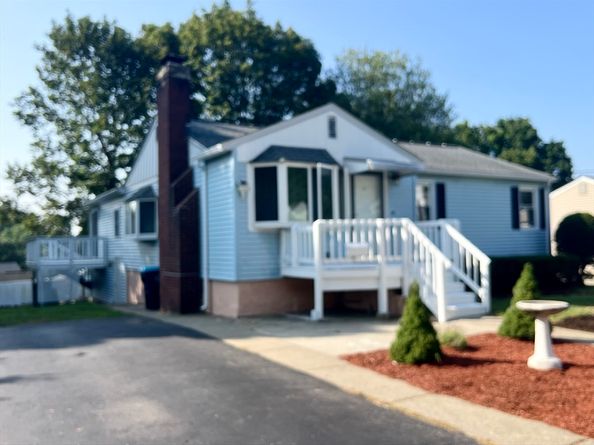 43 Harriet Ave, Shrewsbury MA 01545