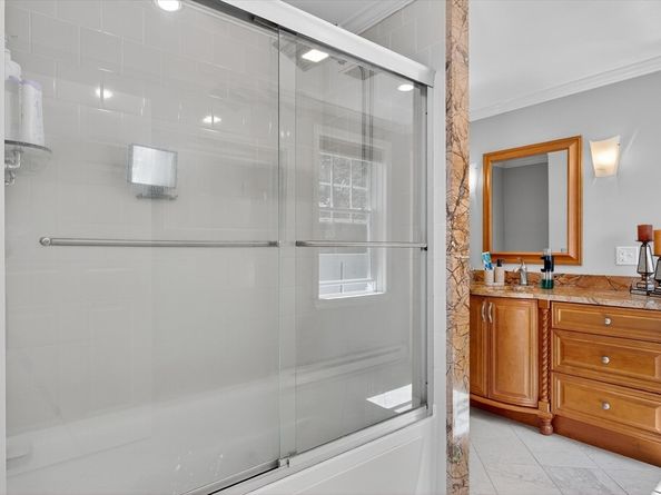 63 Outlook Rd, Billerica MA 01862