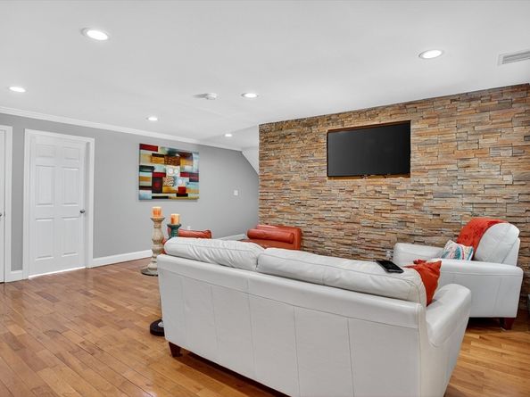 63 Outlook Rd, Billerica MA 01862