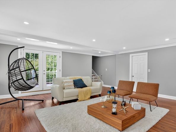 63 Outlook Rd, Billerica MA 01862
