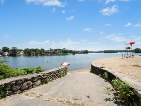96 Lake Ave, Worcester MA 01604