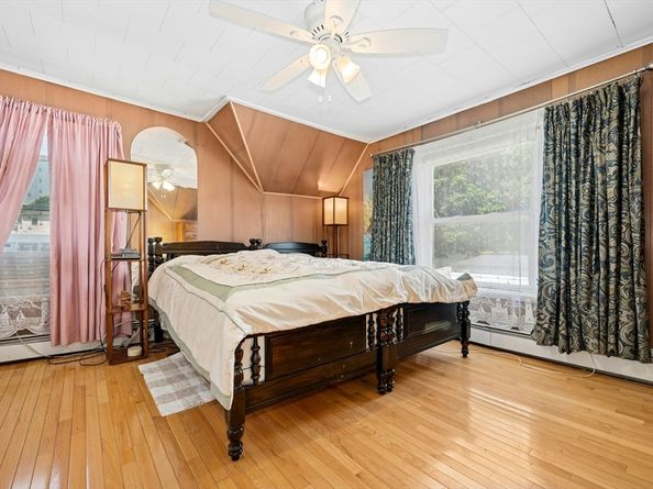 96 Lake Ave, Worcester MA 01604