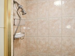 96 Lake Ave, Worcester MA 01604