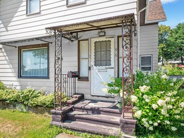 96 Lake Ave, Worcester MA 01604