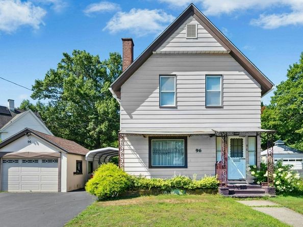 96 Lake Ave, Worcester MA 01604