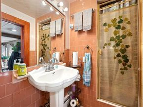 96 Lake Ave, Worcester MA 01604