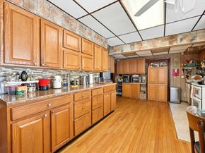 96 Lake Ave, Worcester MA 01604