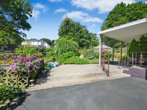 96 Lake Ave, Worcester MA 01604