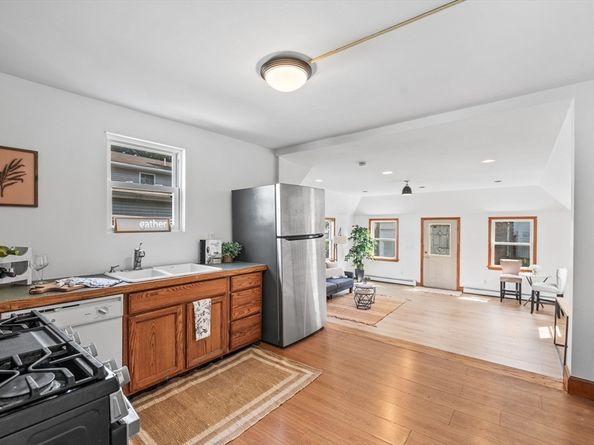 12 Planters St, Salem MA 01970
