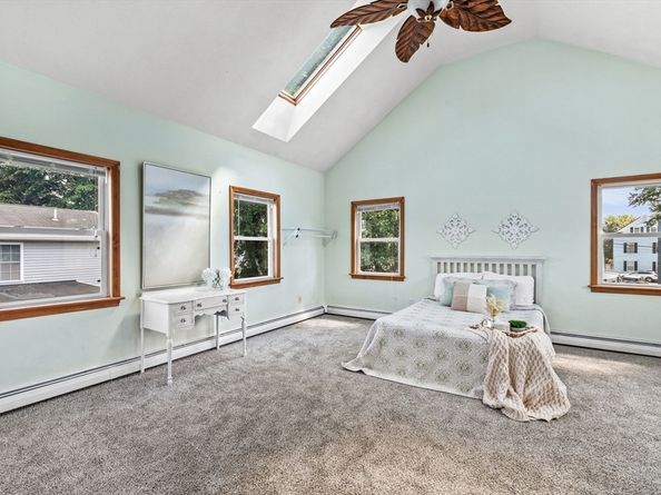 12 Planters St, Salem MA 01970
