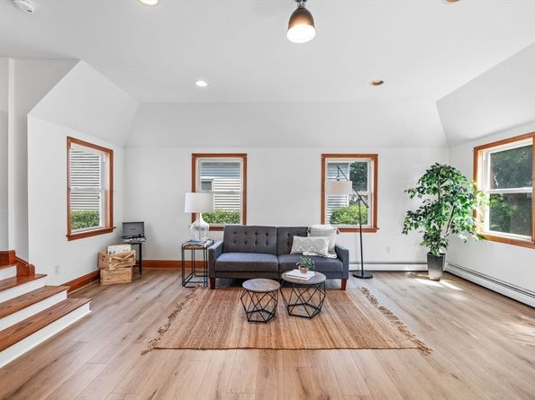 12 Planters St, Salem MA 01970