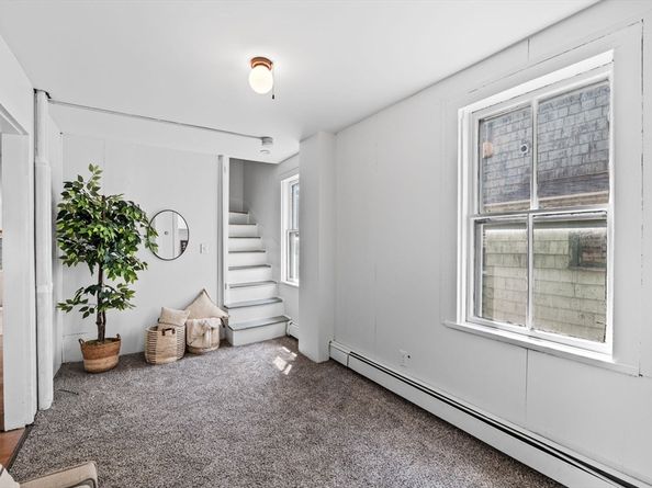 12 Planters St, Salem MA 01970