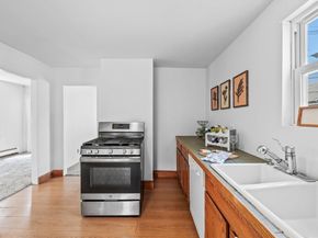 12 Planters St, Salem MA 01970
