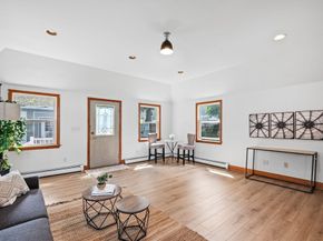 12 Planters St, Salem MA 01970