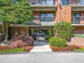146 Marble St 213, Stoneham MA 02180