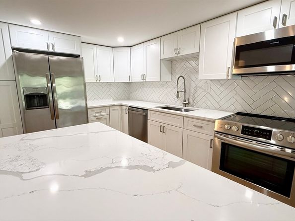 146 Marble St 213, Stoneham MA 02180