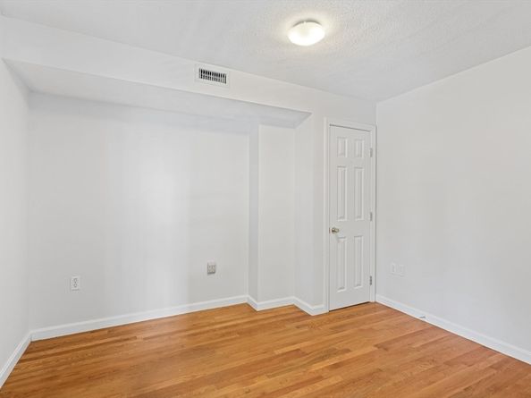 335-337 Meridian St 4, Boston MA 02128