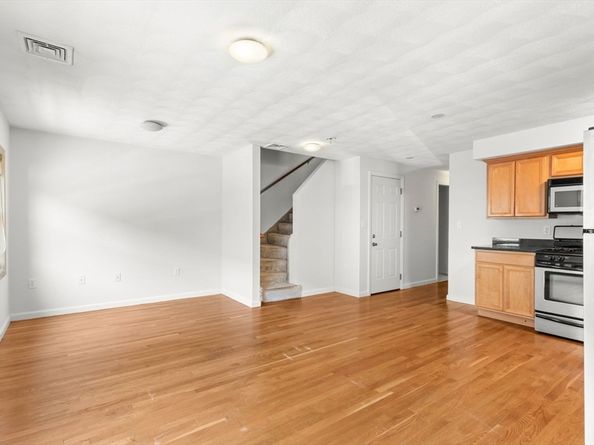 335-337 Meridian St 4, Boston MA 02128