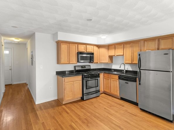 335-337 Meridian St 4, Boston MA 02128