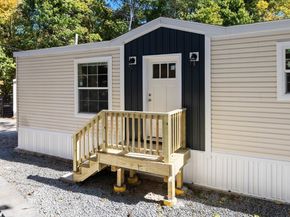 98 Newbury 4B, Danvers MA 01923