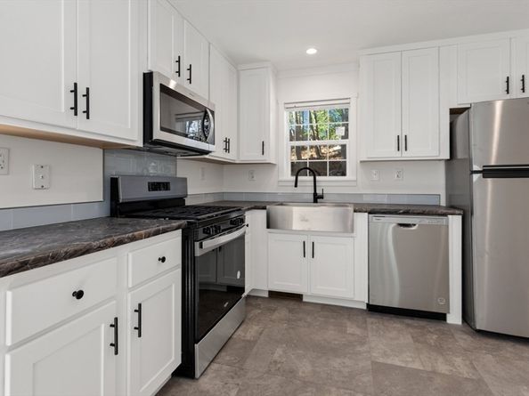 98 Newbury 4B, Danvers MA 01923