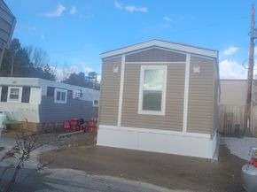 98 Newbury 4B, Danvers MA 01923