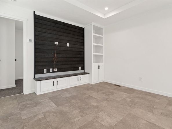 98 Newbury 4B, Danvers MA 01923