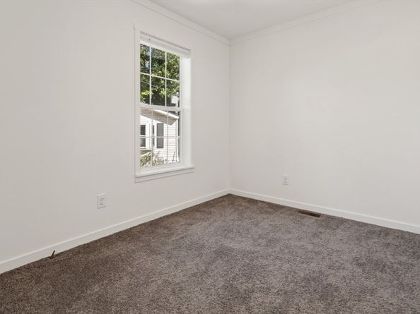 98 Newbury 4B, Danvers MA 01923