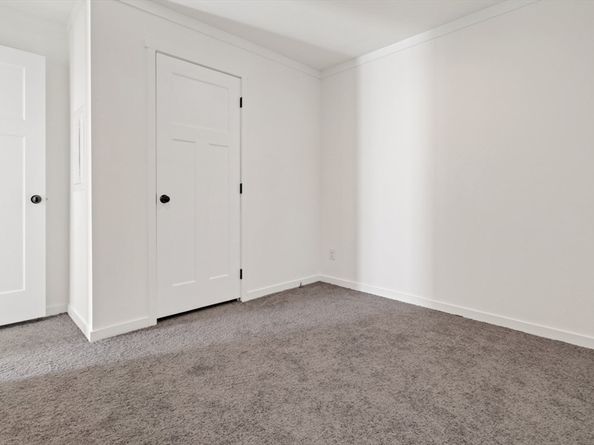 98 Newbury 4B, Danvers MA 01923